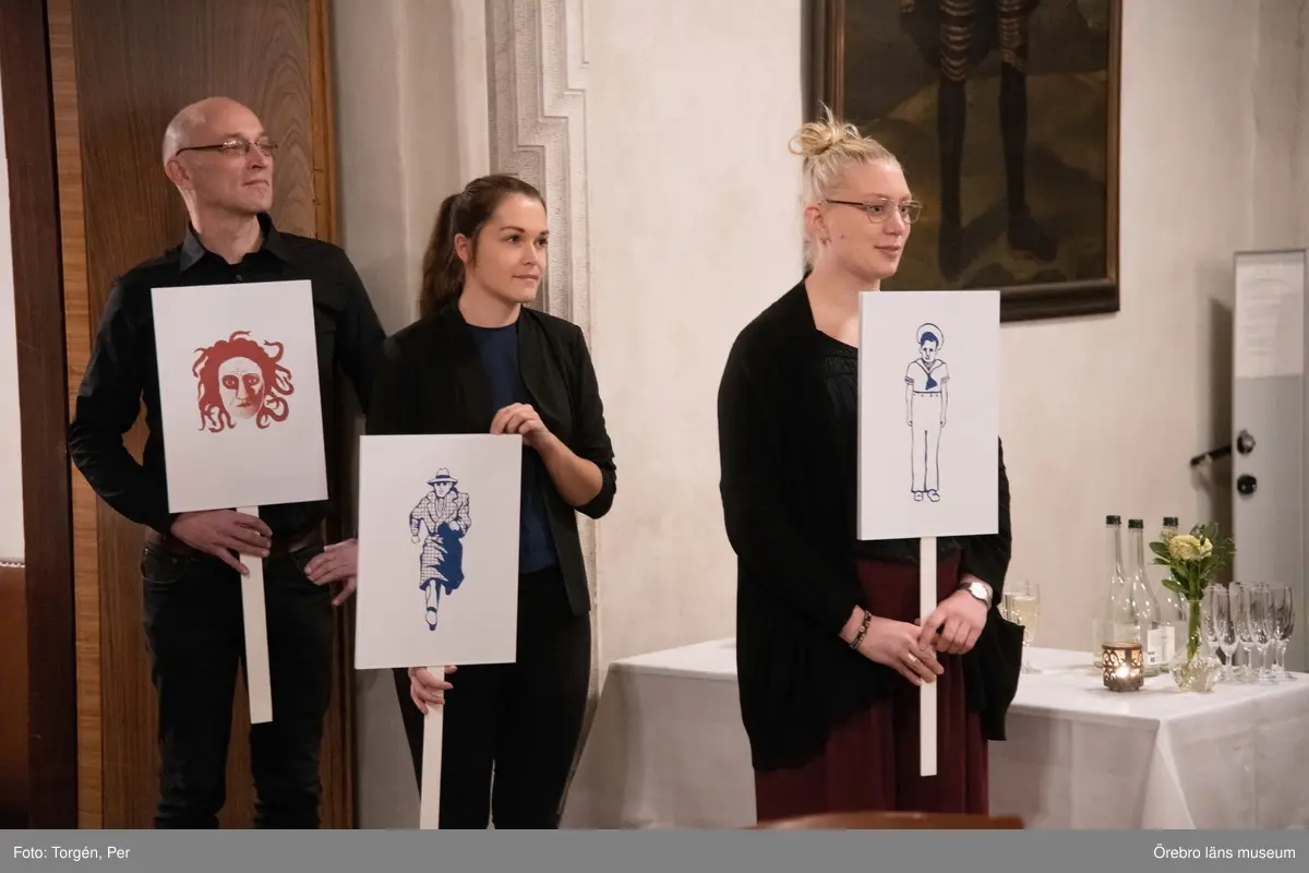 Bilder från en dans performance – Genius Loci - skapad av Jan Håfströms sambo Lotta Melin för detta tillfälle, vid invigningen av Jan Håfsträms utsällningen "Barnet i tornet".