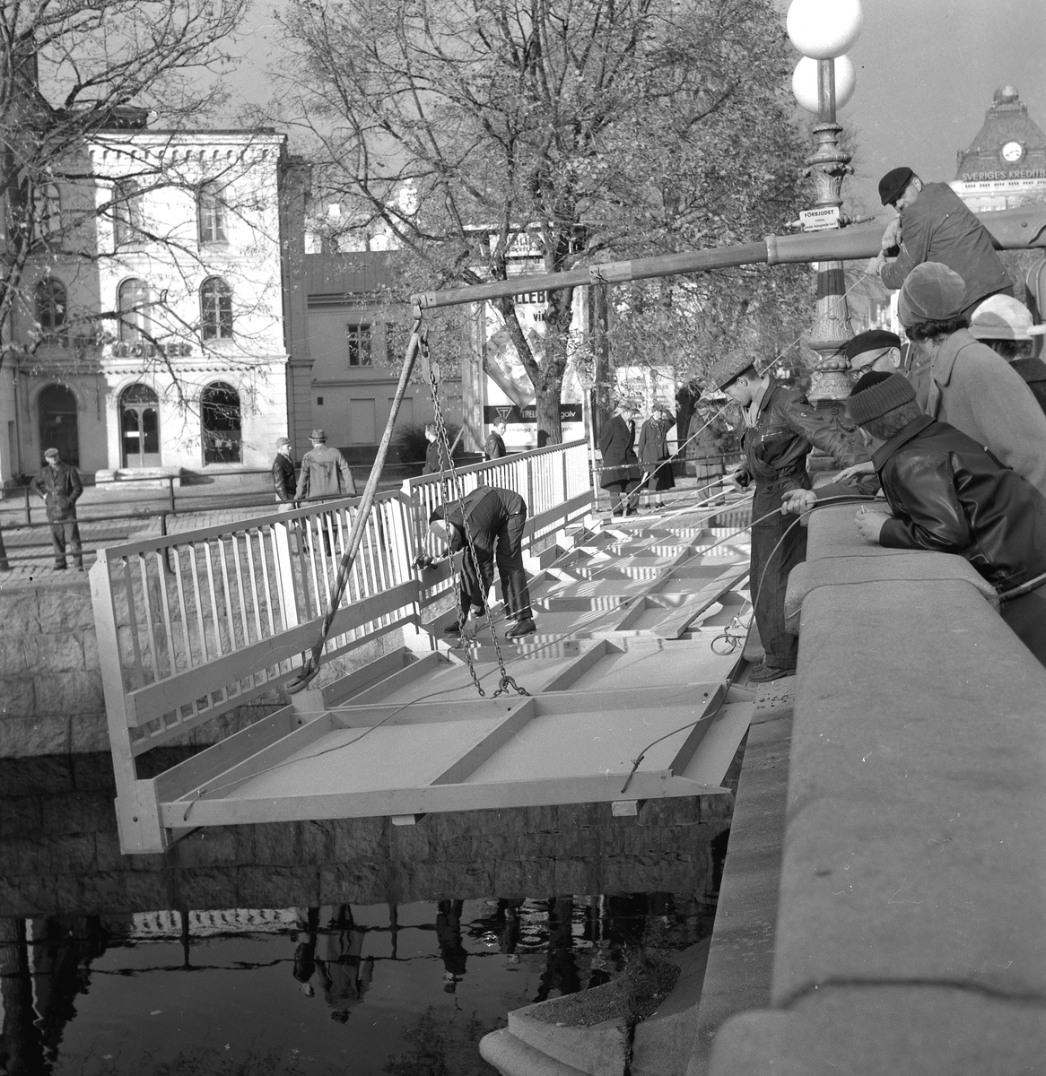 Storbron blir större.
24 oktober 1958.