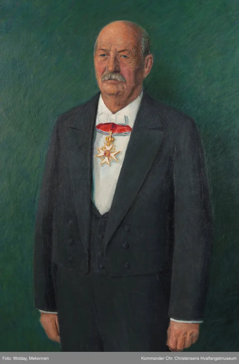 Kommandør Chr. Christensen (1845-1923) i livkjole med St. Olavs orden