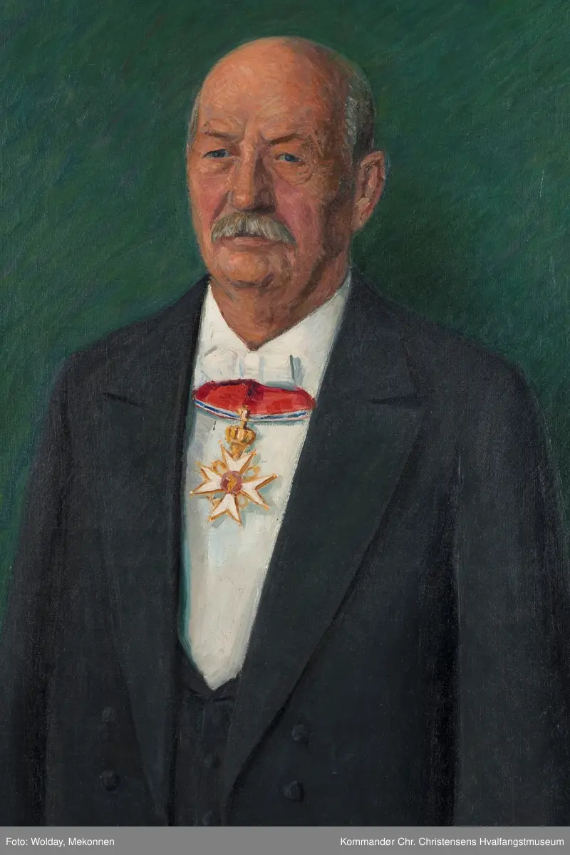 Kommandør Chr. Christensen (1845-1923) i livkjole med St. Olavs orden