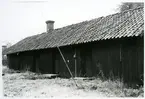 Hed sn, Karmansbo.
Ladugård. 1977.