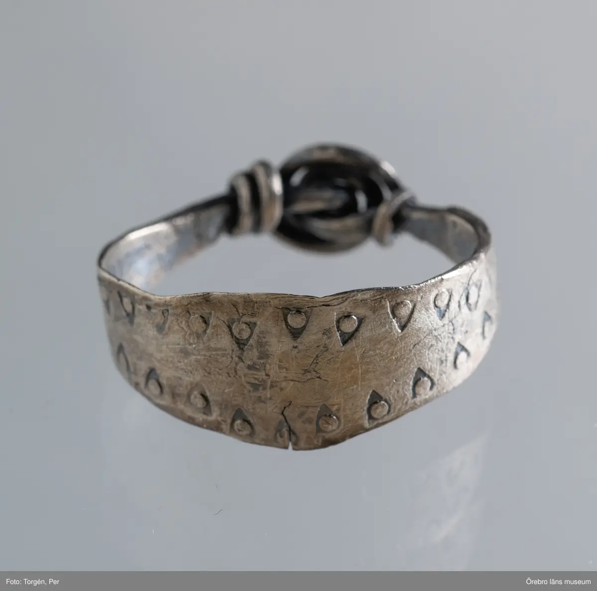 FINGERRING