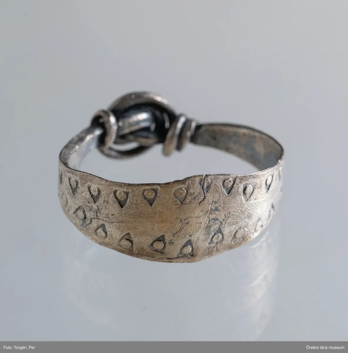 FINGERRING