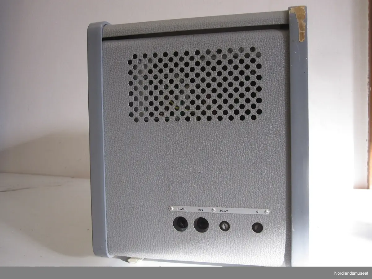 "Type: GM 6012/02
NR: BF3838
1mV -300V
110-240V 55W 50Hz"