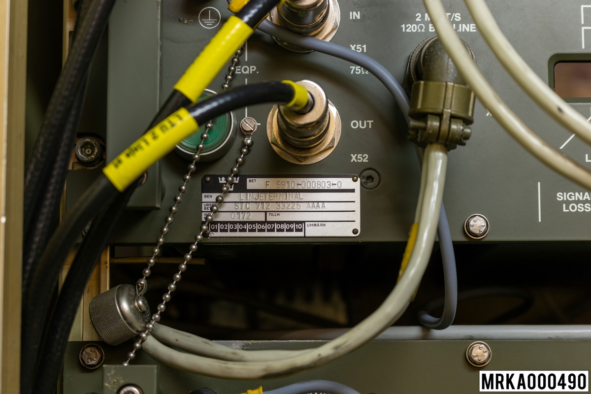 Vid överföring av digital information över två-pars fältkabel erfodras en linjeterminal LTA per transmissionssrträcka.
Linjeterminalen består av terminalregenarator (TRU) och linjeströmsenhet (PPU).

Ursprungsbeteckning: STC 712 33225 AAAA