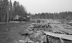 Utislag ved Lensmannsdammen i Agåa i Elverum våren 1961.  Fo
