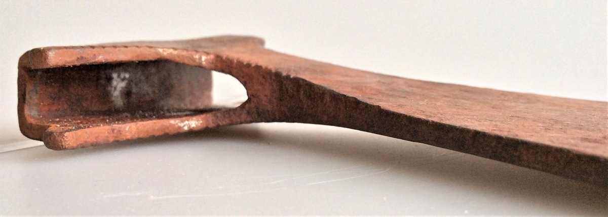 Stridsøks av jern funnet i Viken