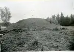 Badelunda sn, Anundshögsområdet, Långby.
Vid förundersökningen för skeppssättningarnas renovering, 1932.