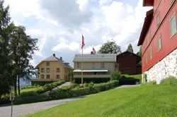 Aulestad består av 10 bygninger og ligger i Follebu, Gausdal.