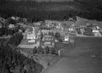 Flygfoto över Askeryd i Anebys kommun. Nr P 186