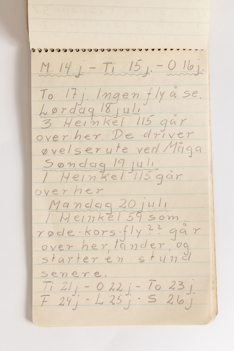 Notatbok av Gunnar Didriksen med  nedtegnelser over båt- og flytrafikk i Harstad sommeren 1942 med tegninger 