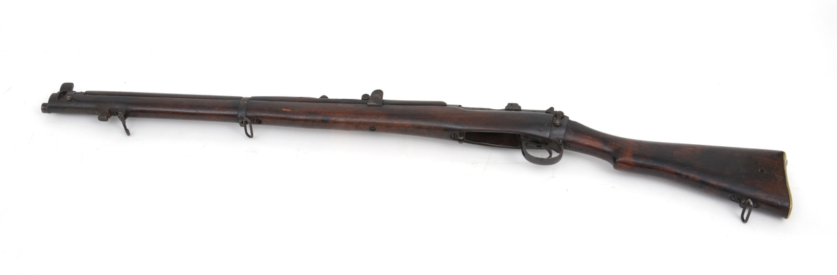 Repetergevær brukt av den britiske hæren (og samveldelandene). Kaliber .303 British. Våpenet er basert på boltmekanisme, og er utstyrt med løst magasin. Riflen, inkludert senere varianter, var i bruk i alle fall frem til 1960-tallet.