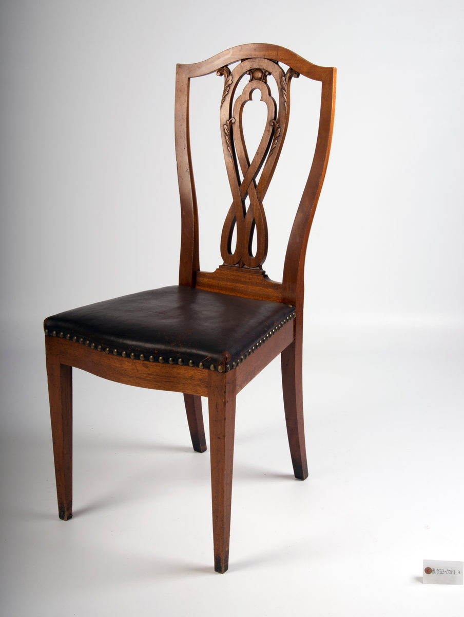 Form: Jugendstil (Art nouveau) Forbena rette. 
