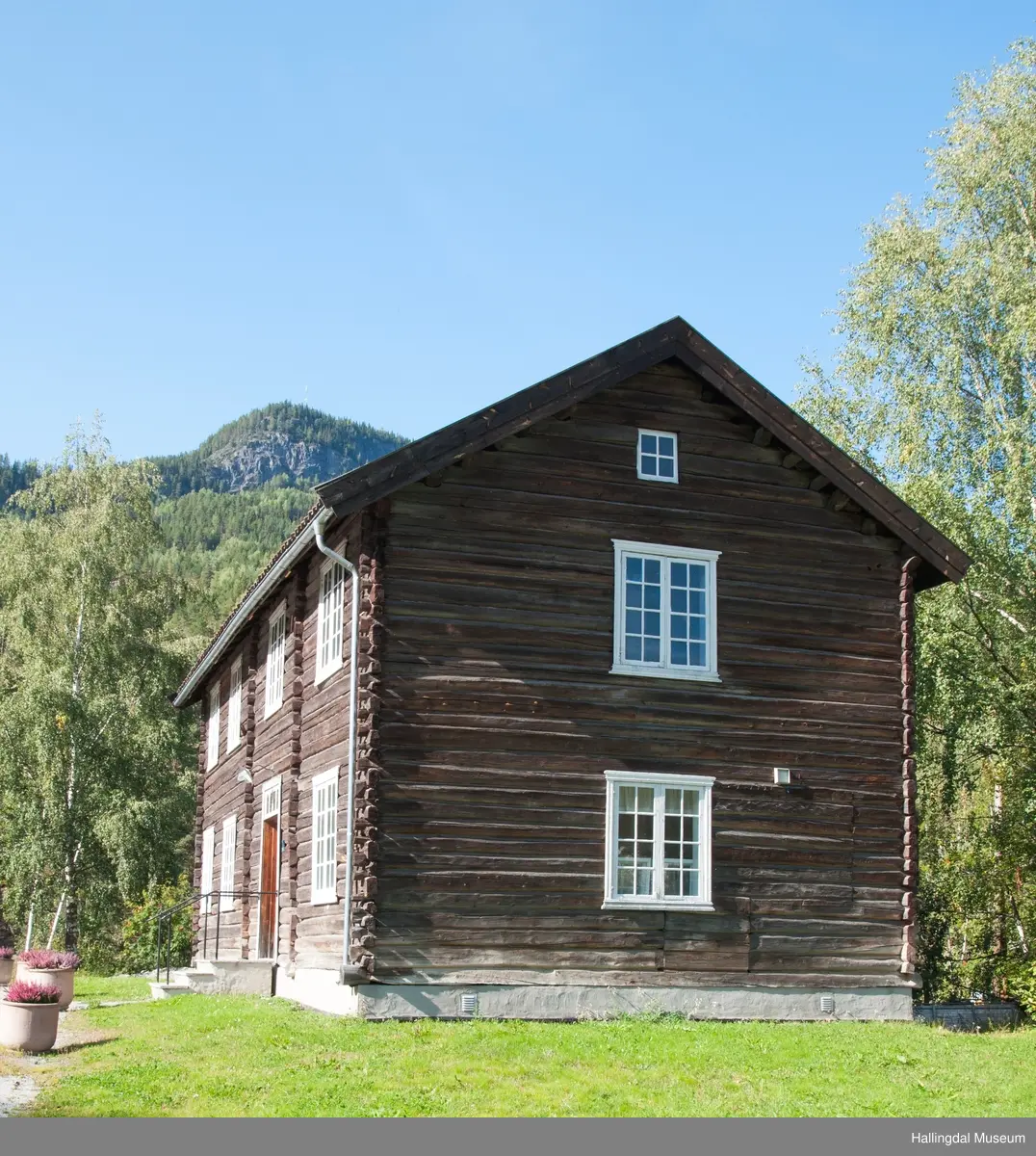 Høvahuset