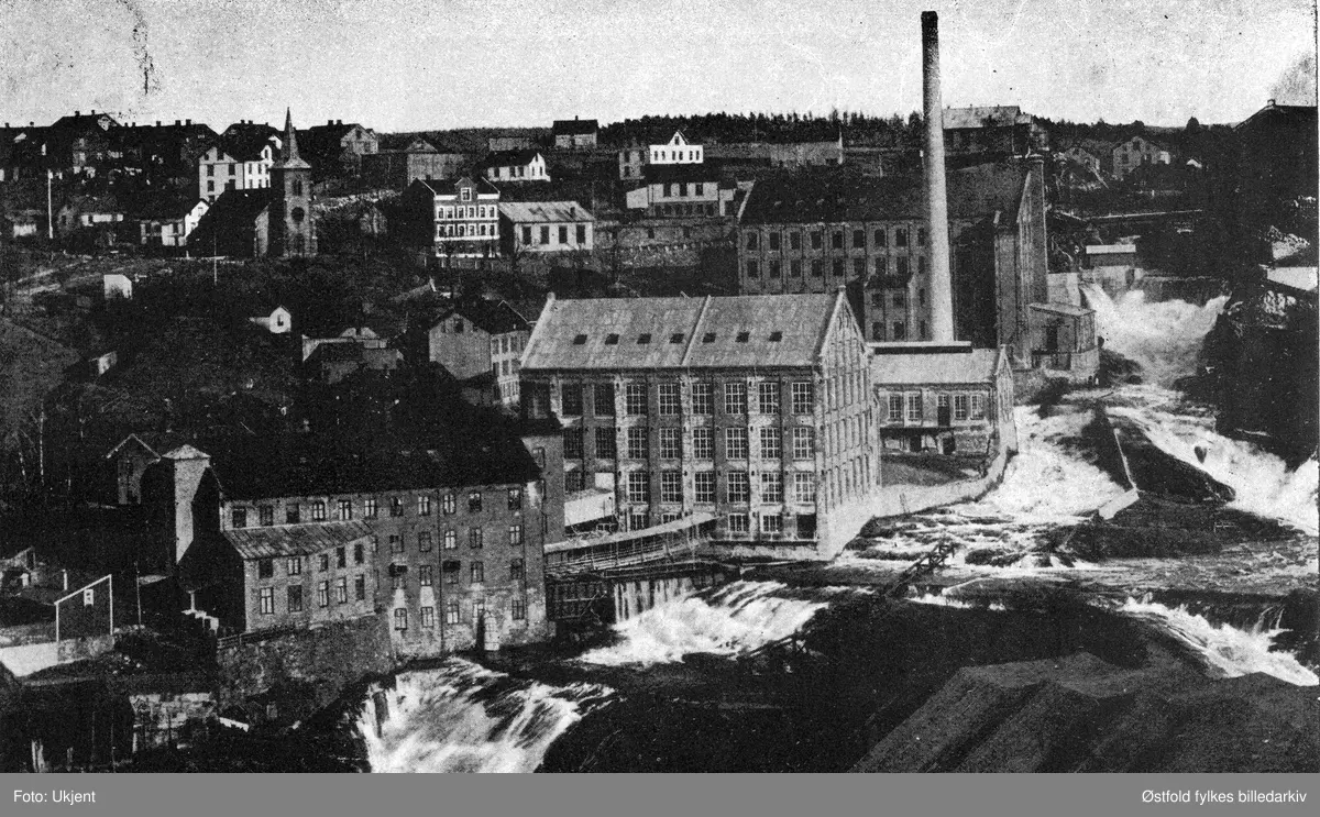 Haldens Bomullsspinneri i Halden og Tistedalsfossen , etter 1909.