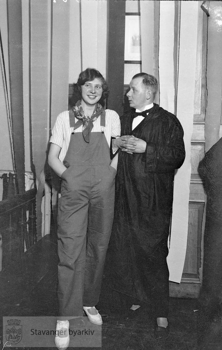 Fra kostymeball eller karneval , (muligens i Oslo)