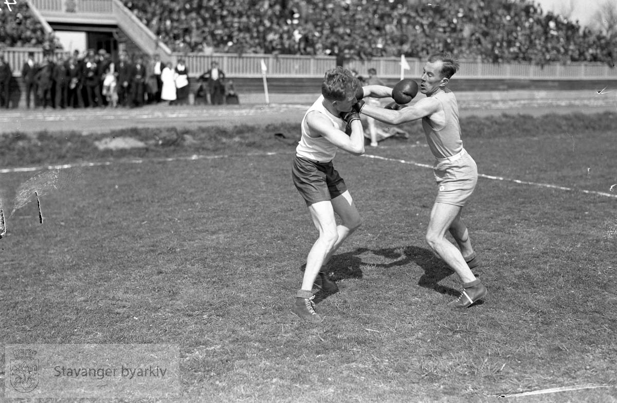 1. mai. Idrettsarrangement på Stavanger Stadion.boksing