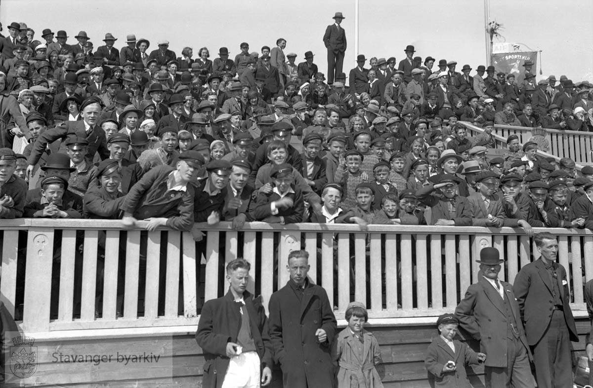 1. mai. Idrettsarrangement på Stavanger Stadion .tilskuere