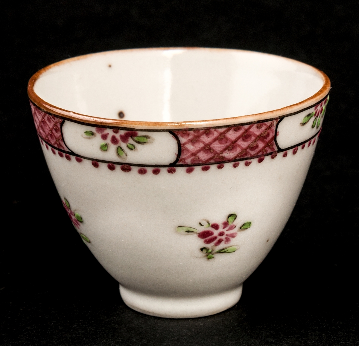 Landskap med staffagefigurer, i förgrunden metande man. Olja på duk, förgylld ram.