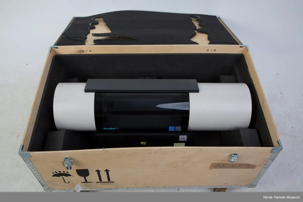 Trommelscanner. Oppbevart i egen spesialeske.