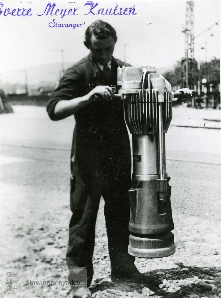 De fleste later til å være tyskproduserte. (De fleste bildene er stemplet Sverre Meyer Knutsen, Stavanger. Sannsynligvis den norske importøren av disse maskinene)