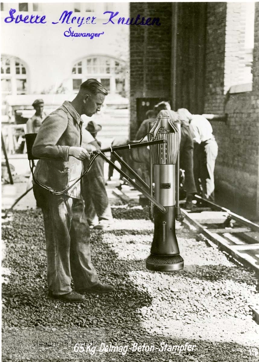 De fleste later til å være tyskproduserte. (De fleste bildene er stemplet Sverre Meyer Knutsen, Stavanger. Sannsynligvis den norske importøren av disse maskinene)