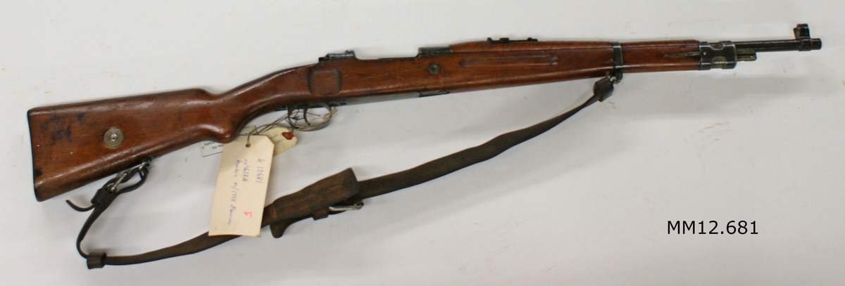 m/1938 typ Mauser

Tjeckoslovakisk tillverkning.

Märkning: Ett lejon med sköld 5618 A CS. Zbrojoka AKC. SPOL. V BRNE VZ. 83.
Stocken märkt: 5618 A