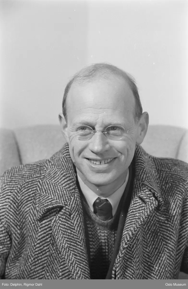 portrett, mann, skuespiller, sceneinstruktør, teatersjef, brystbilde