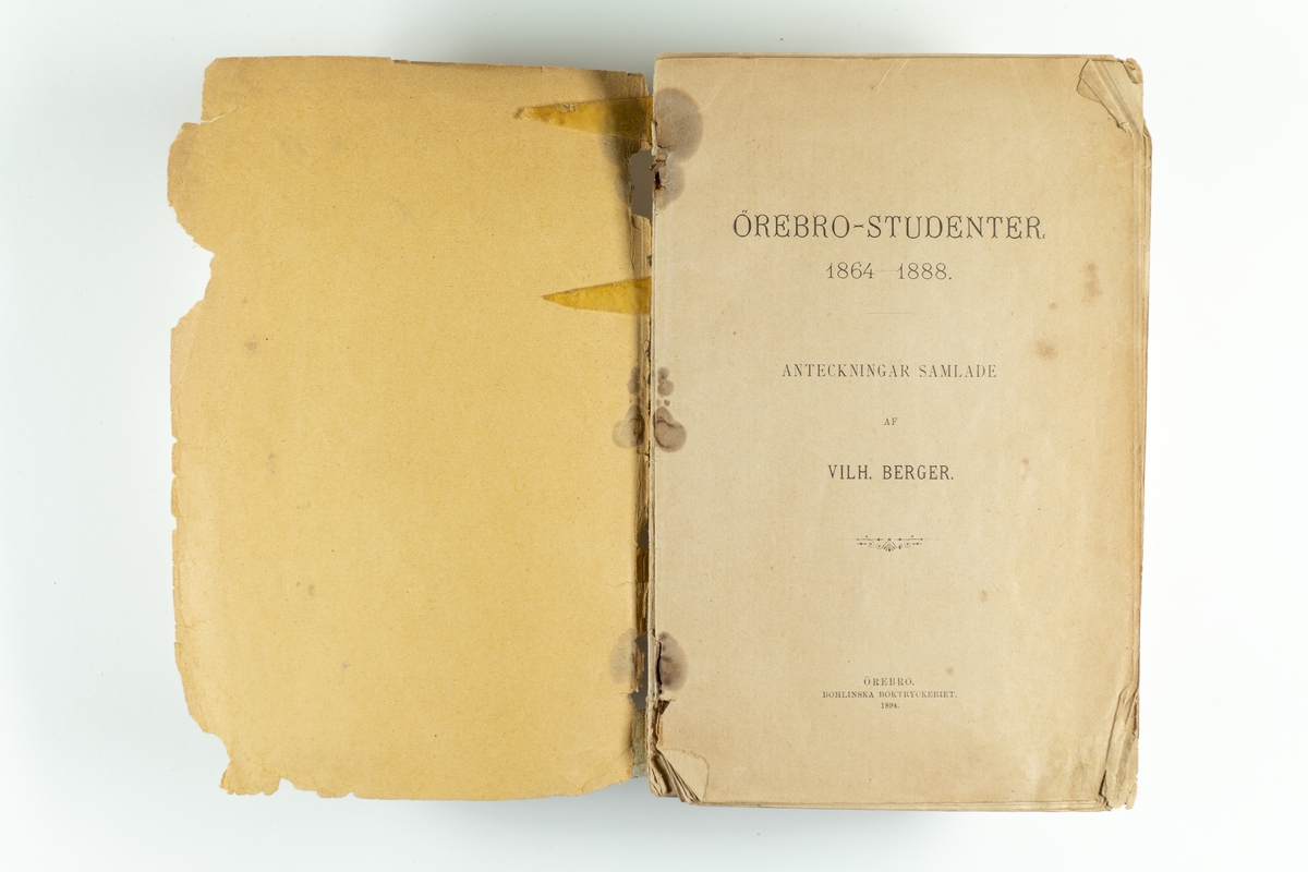 En katalog "Örebro studenter 1864-1888" vid Karolinska läroverket.