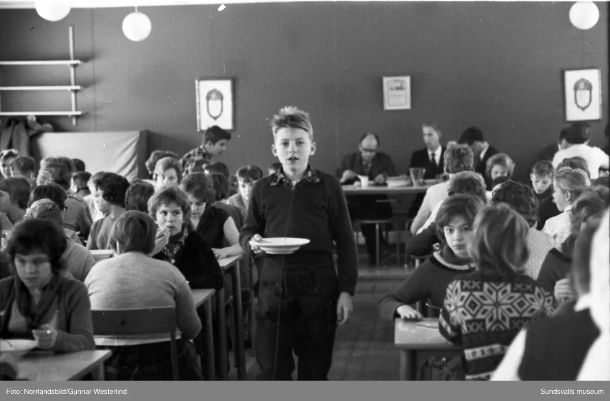 Matbespisningen på Matfors skola, elever och personal.