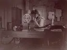 Gellivare telefonnät och stationer omkr. sekelskiftet 1900. Telegrafstationen, interiör.