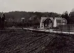 Snöstormen åstadkom ca 400 stolpbrott på telefonlinjerna den 14-15 maj 1915. Här en bild från Ståltorp - (Jönköping).