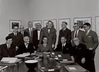 Fullmätigmöte i Änke- och Pupillkassans Minnesfond d. 28.5 - 1.6. 1962.  Sittande: Segerdahl, Hagberg, Hambürger, Carlsson, Eriksson.  Stående: Rudin, Berg, Wiklund, Watz, Malmgren, Enström, Sjöberg, Palmèr.