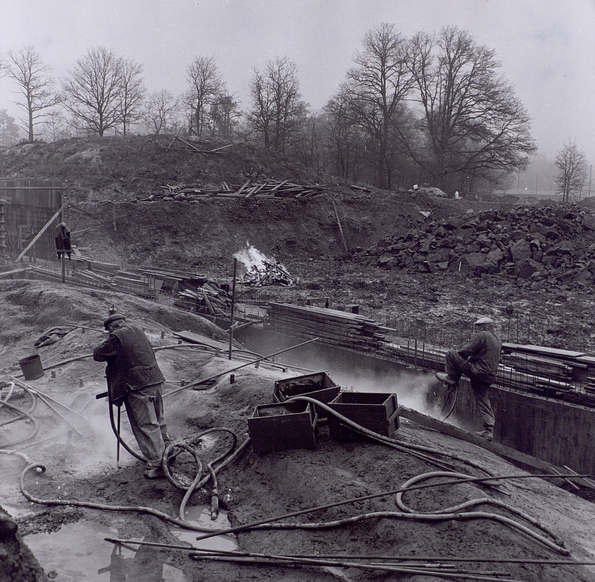 Farsta. Förbindelsetunnelns sväng mot matsalsbyggnaden, (hus M) d. 26.11.1959.