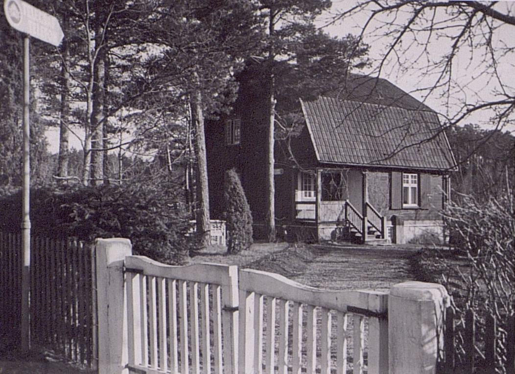 Stäkets Telefonstation. År 1945. Exteriör.