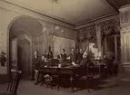 Interiör från ingenjörsbyrån vid Stockholms Allmänna Telefon A.B. år 1888.