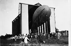 Fältballong m/1932. Dras ut ur ballonghallen, A 6.