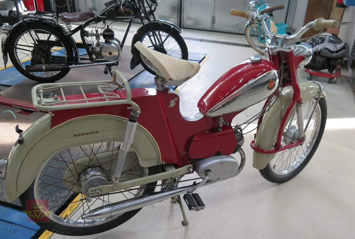 Moped -Norsk vegmuseum / DigitaltMuseum