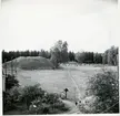 Badelunda sn, Anundshögsområdet, Långby.
Anundshögsområdet taget uppifrån byggnad, med Anundshögen till vänster.