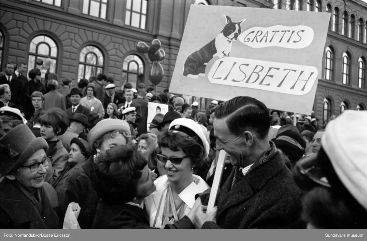 Lisbeth Jonsson tar studenten vid läroverket i Sundsvall.