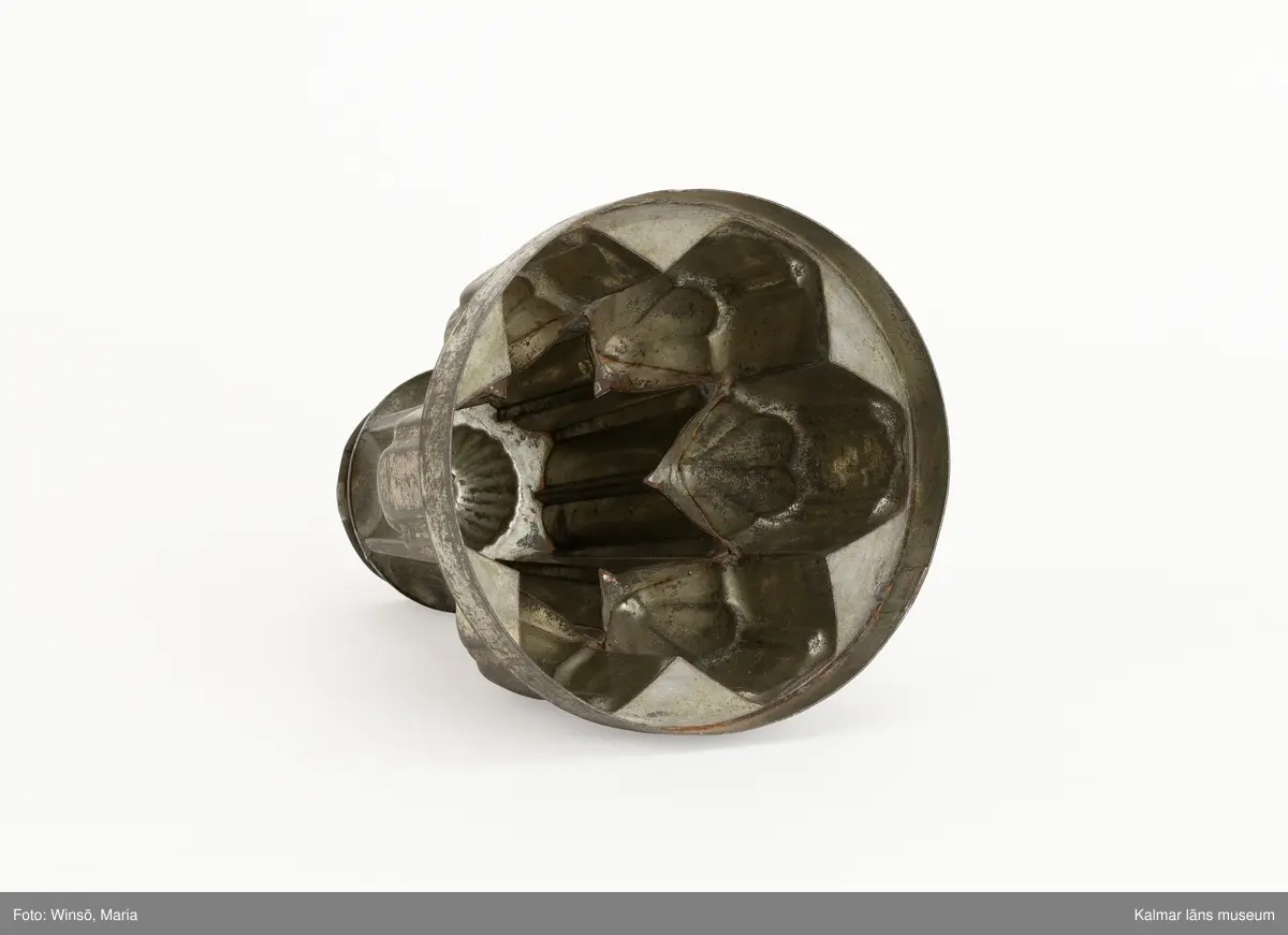 KLM, 28437:51, Glassform, av plåt, förtennad. Tornformad, botten cirkelrund, däröver sex uddar.