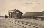Gåsvarv station med Väsberg i bakgrunden.