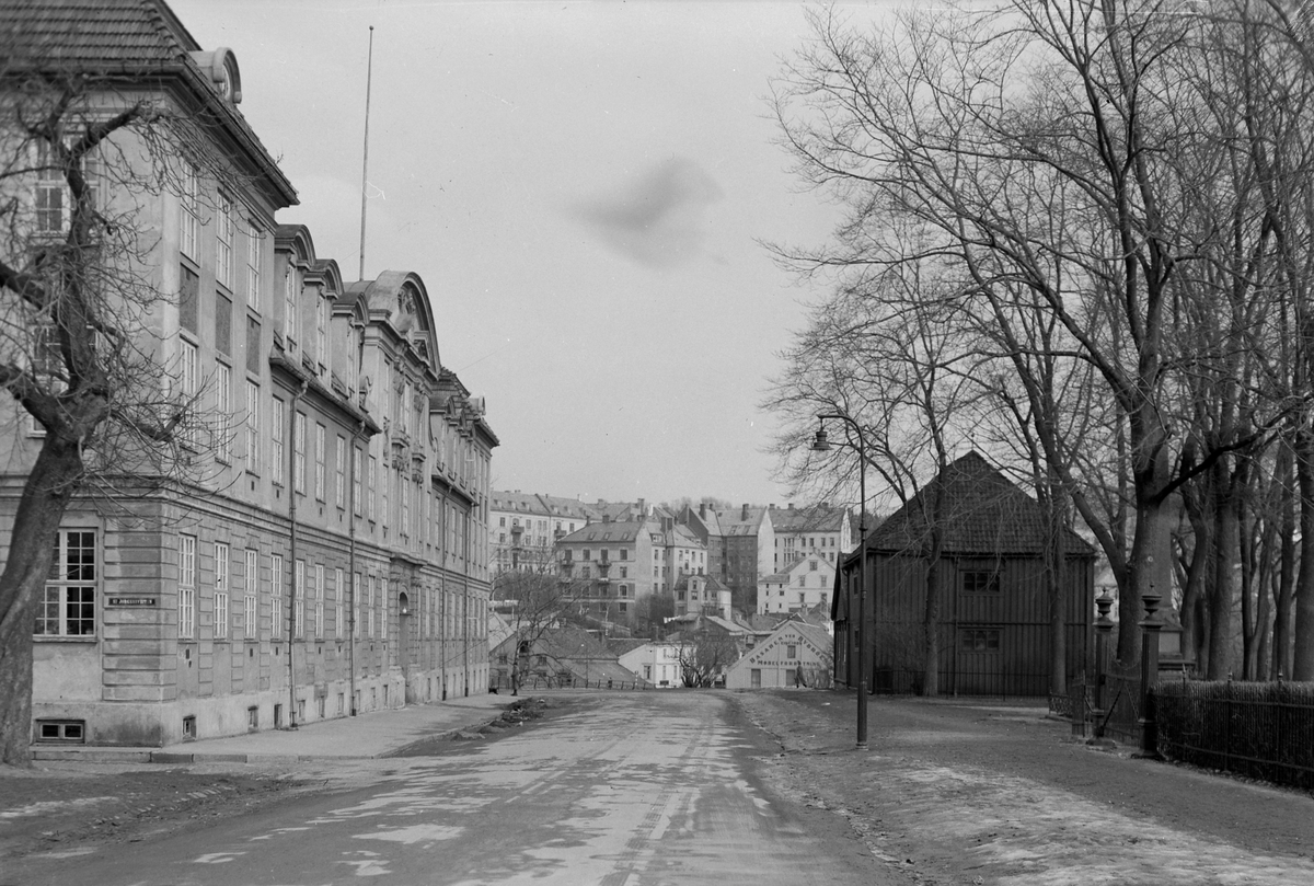 Bispegata med Thomas Angells Hus