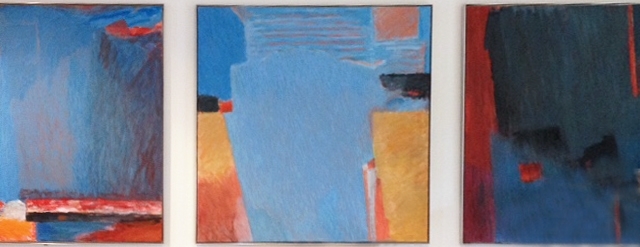 Kunstverket er et triptykon bestående av tre malerier i samme størrelse.