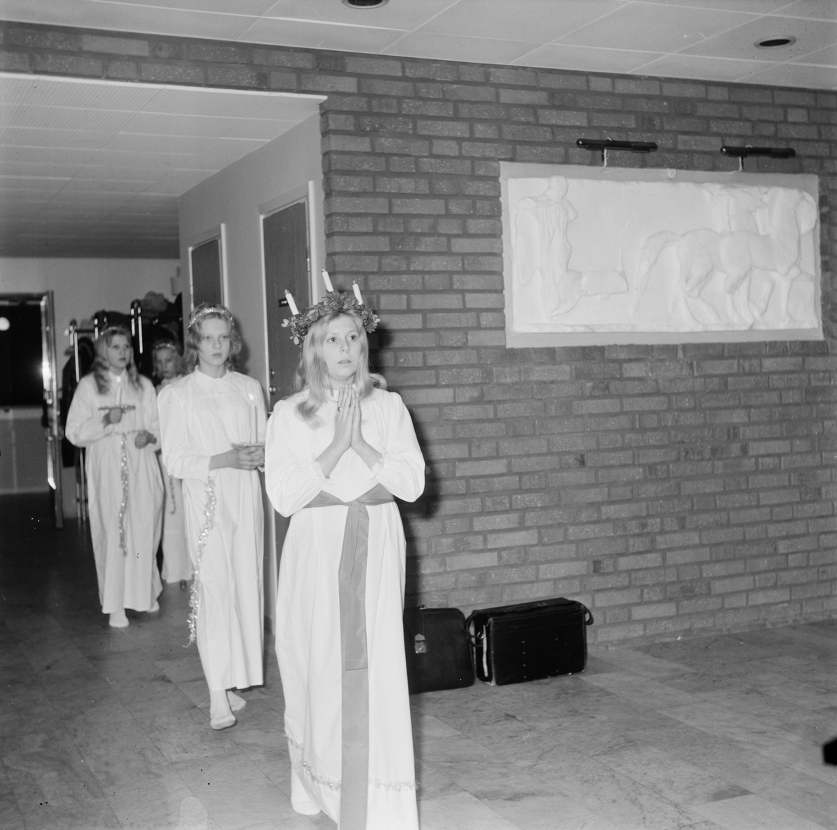 Elisabeth Eriksson, Kyrkbyns lucia årskurs 6, Uppland, december 1971