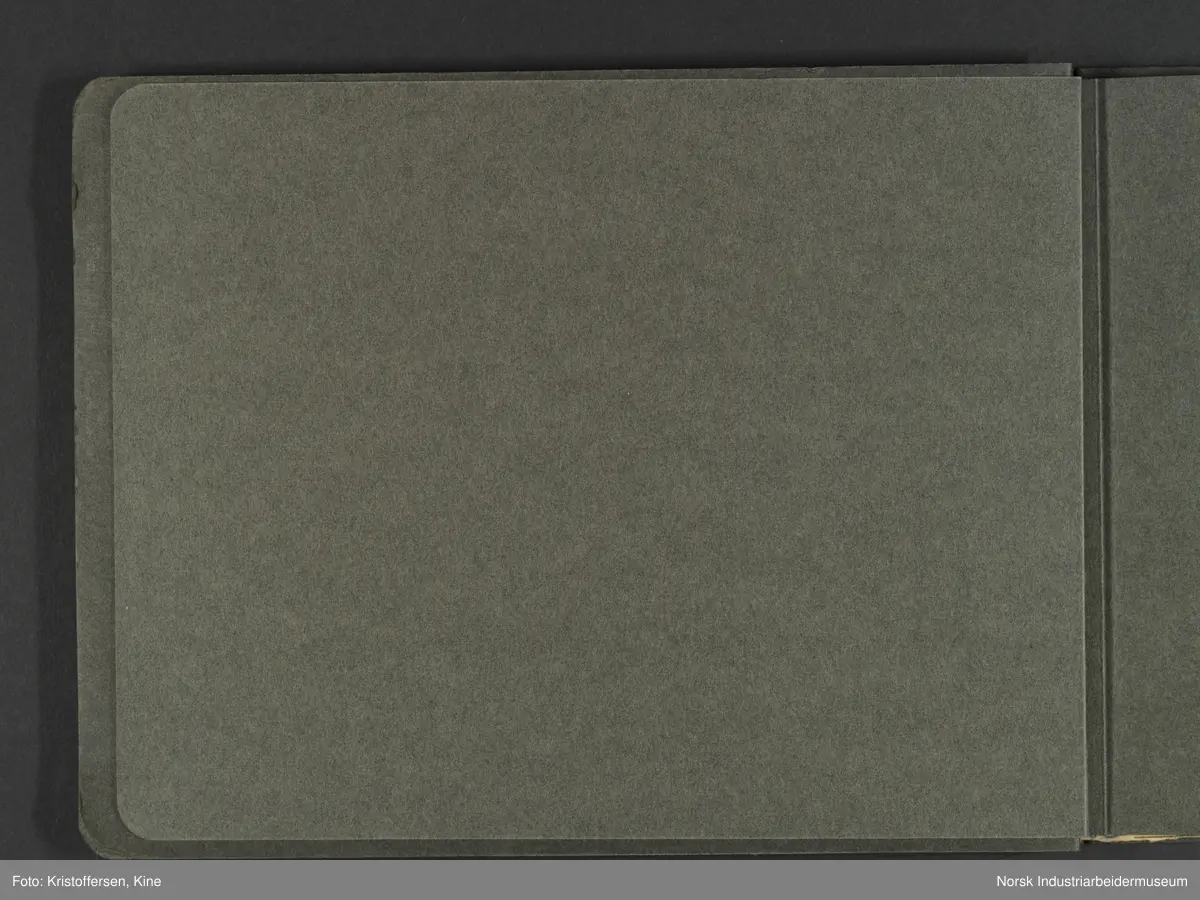 Fotografiene viser bilder av ødeleggelsene etter bombinga av Vemork 16. november 1943.