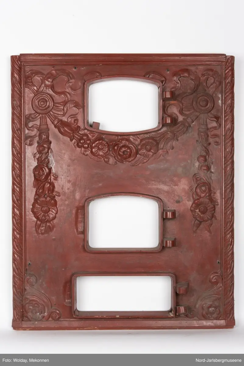 Frontplate, to sideplater, og en frontplate til toppstykket.