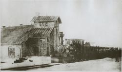 Statens Järnvägar, SJ Kc 301 "Kolbjörn" vid lokstallet i Sto