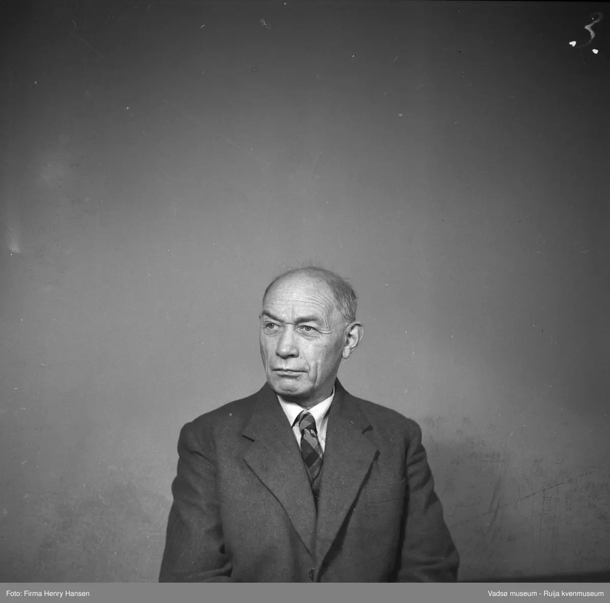 Portrett av Lyder Aarseth. Han var skoledirektør i Finnmark 1933-1943, 1945-1951.