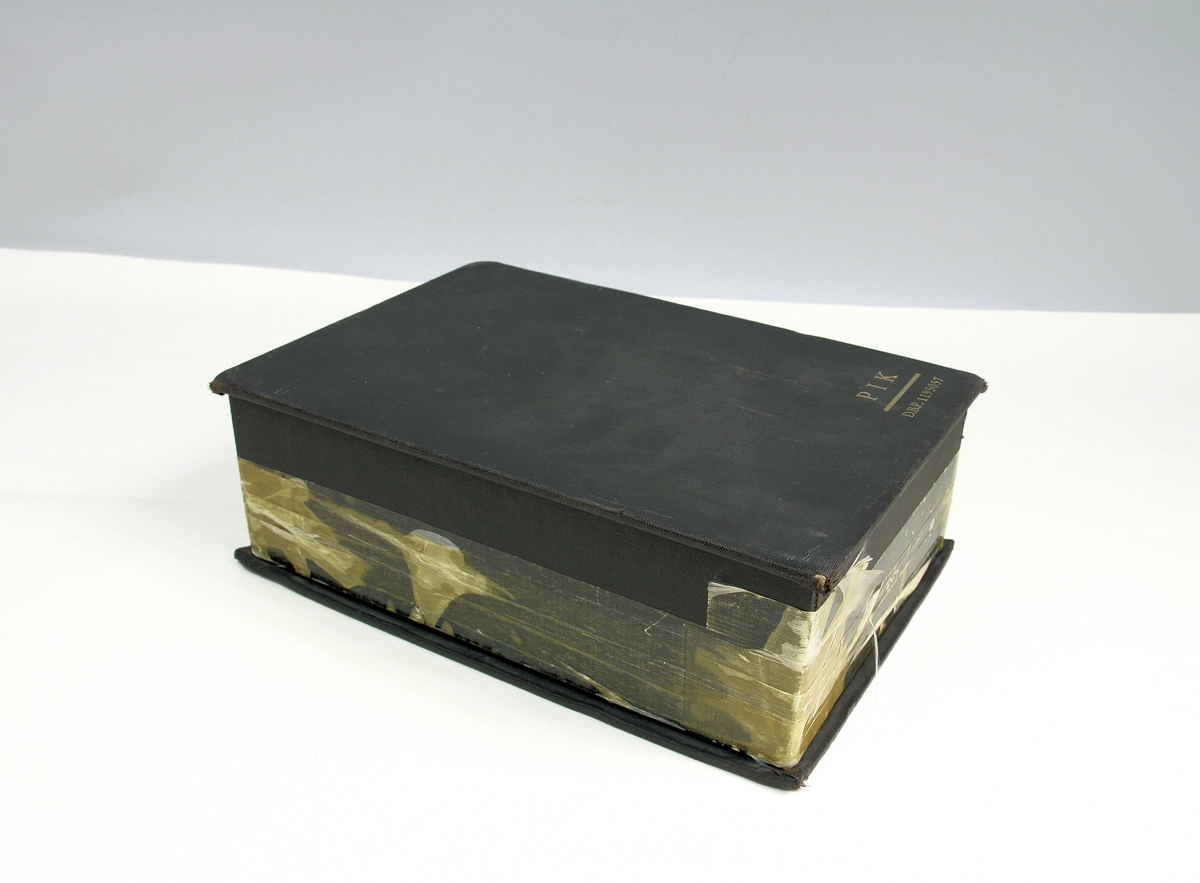 Pappboks med 200 tegnede portretter av menn. Hvert portrett er delt i fem deler, så portrettene kan settes sammen og varieres i det uendelige.